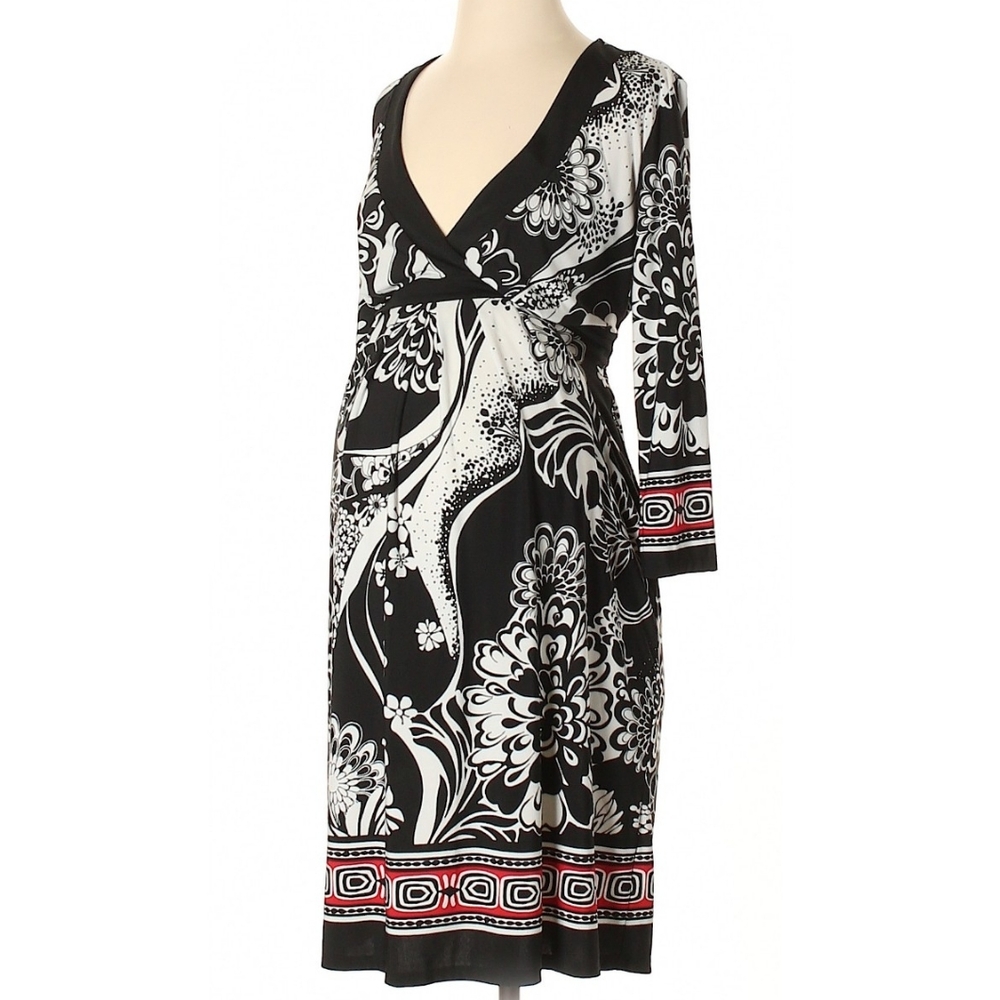 Liz Lange Black and White Maternity Dress